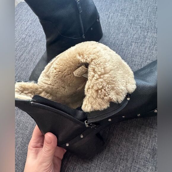 UGG Women's Cam II Leather and Sheepskin Booties Sz 10 - Picture 9 of 15